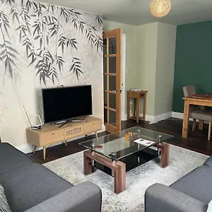 https://comfortable-modern-apartment.cambridgehotelsuk.com