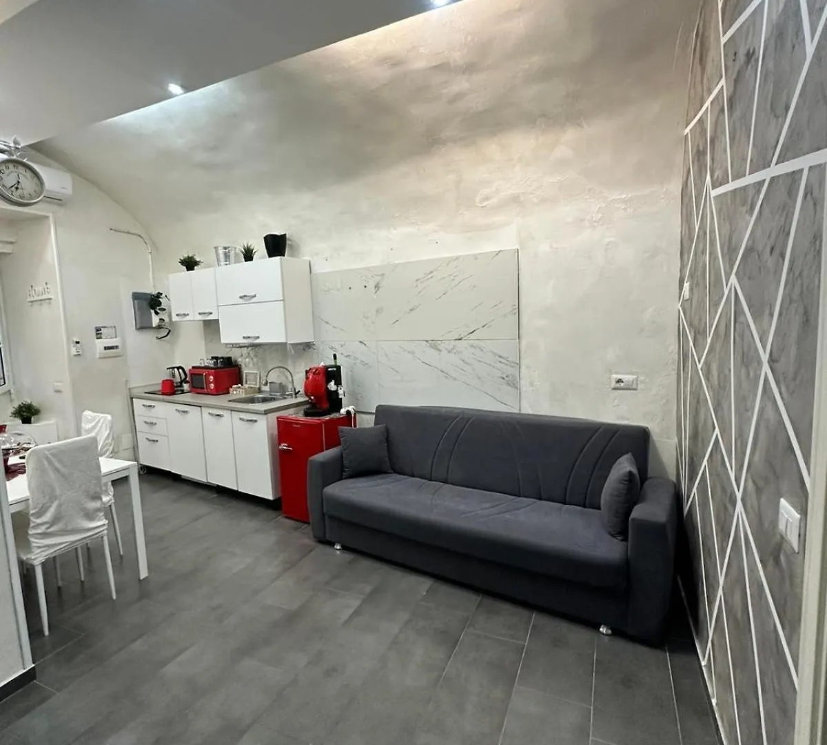 La Rosa Home Naples 0*,